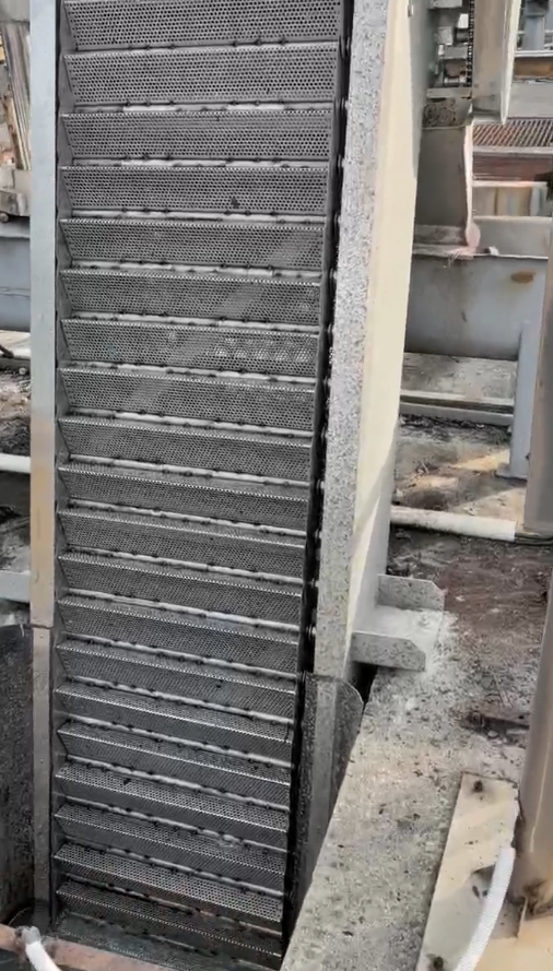 精準截污 智護清澄 | 山東地衛環保網板式格柵清污機,筑牢污水治理第一道防線